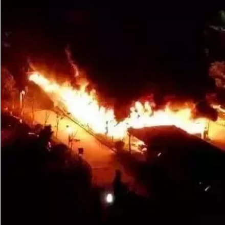 廣西南寧市小區(qū)電動(dòng)車無故自燃，殃及周邊數(shù)百車輛，誰能擔(dān)責(zé)？